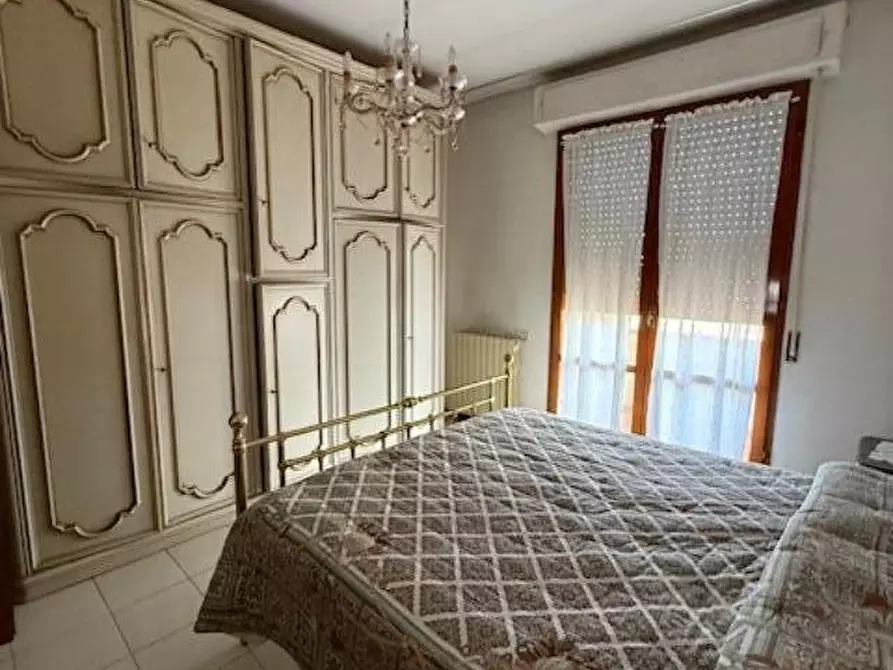 Immagine 25 di Appartamento in vendita  a Massa