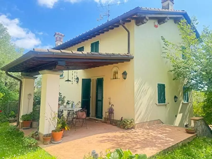 Immagine 5 di Villa in vendita  a Pietrasanta