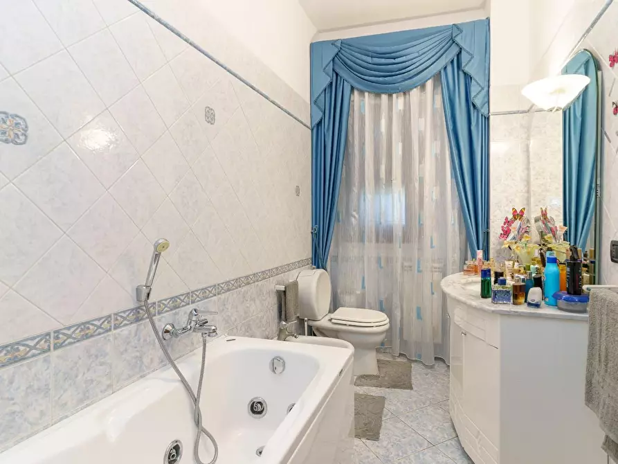 Immagine 12 di Appartamento in vendita  a Sant'agata Li Battiati