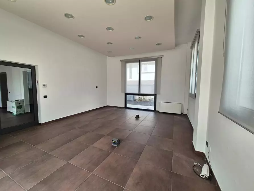 Immagine 3 di Ufficio in affitto  a Santa Croce Sull'arno