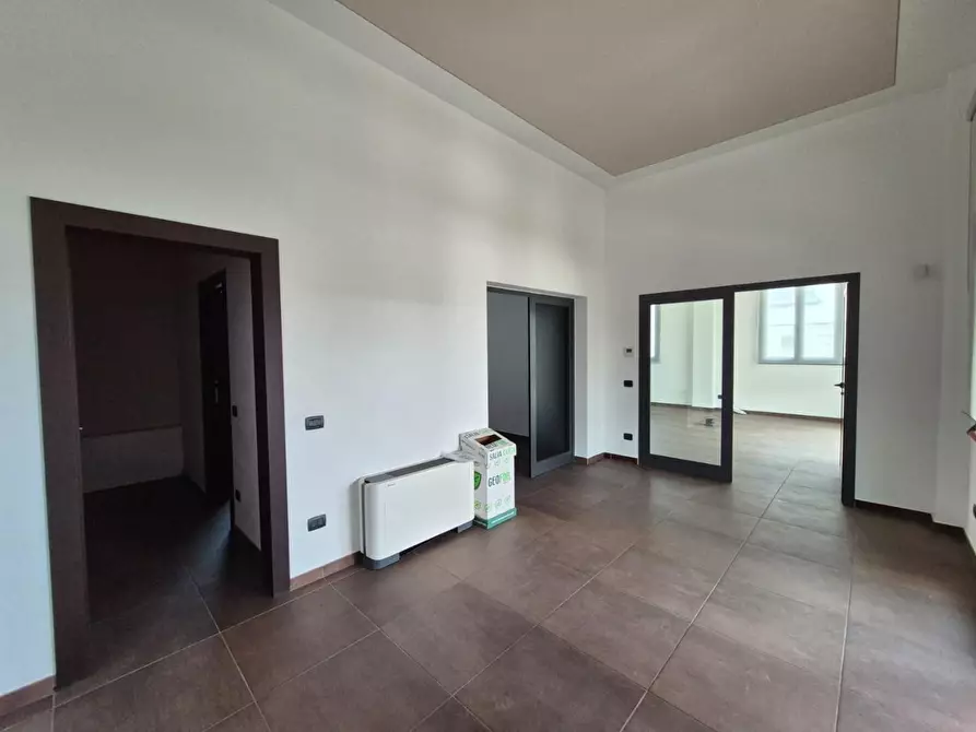 Immagine 9 di Ufficio in affitto  a Santa Croce Sull'arno