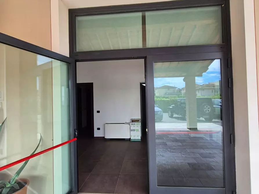 Immagine 13 di Ufficio in affitto  a Santa Croce Sull'arno