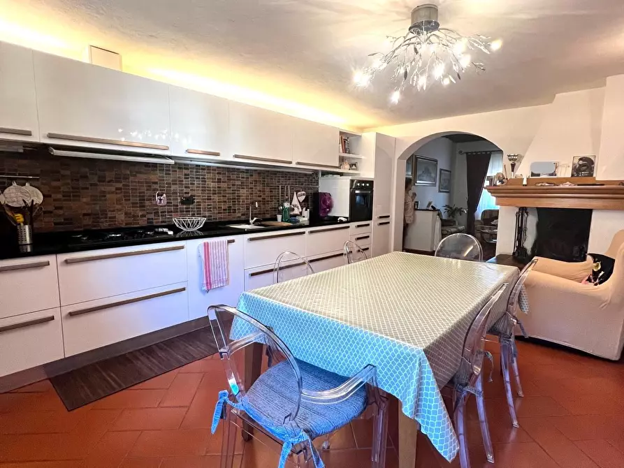 Immagine 10 di Appartamento in vendita  a Lastra A Signa