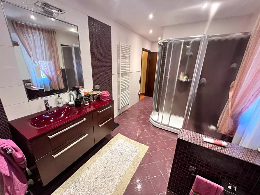 Immagine 32 di Appartamento in vendita  a Lastra A Signa