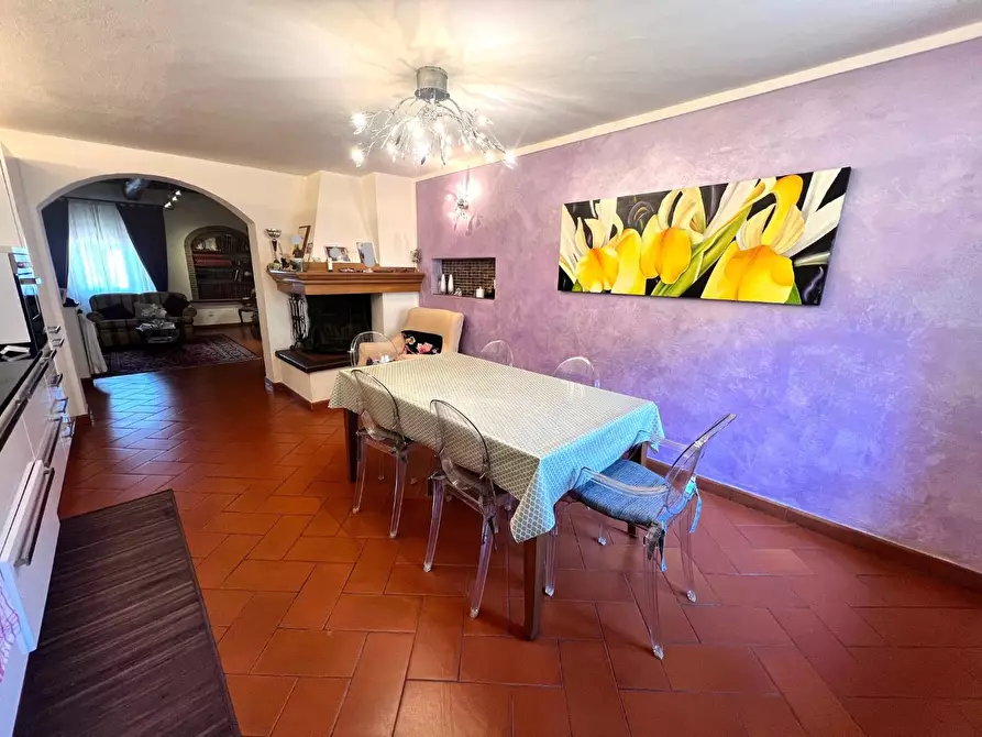 Immagine 12 di Appartamento in vendita  a Lastra A Signa