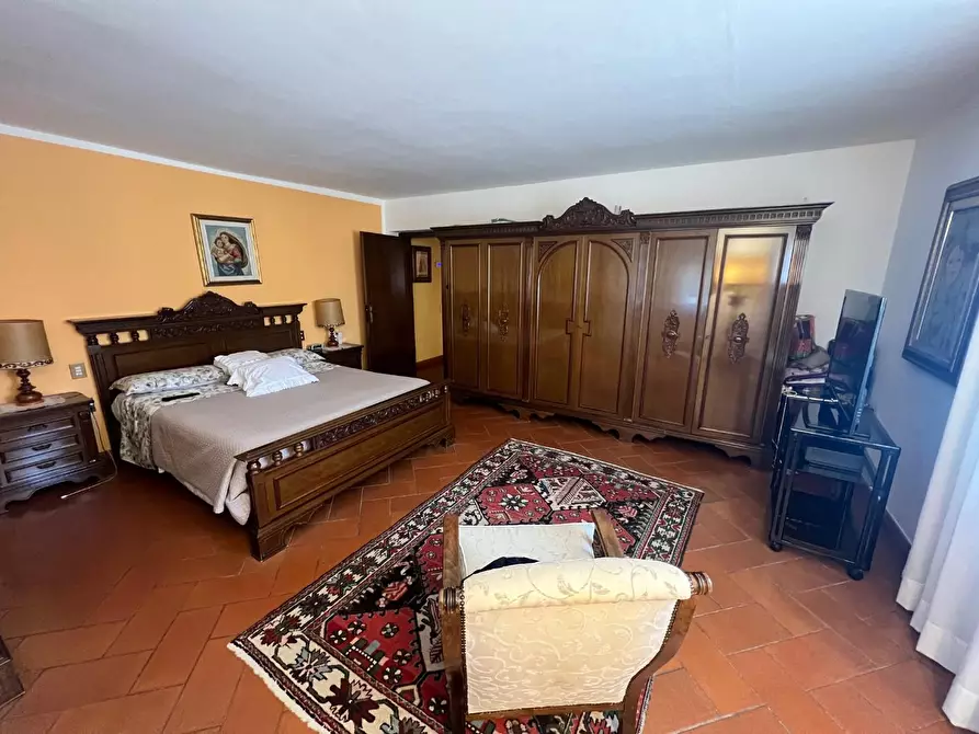 Immagine 19 di Appartamento in vendita  a Lastra A Signa