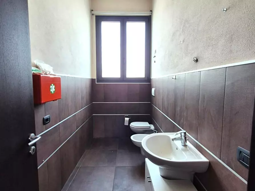 Immagine 10 di Ufficio in affitto  a Santa Croce Sull'arno