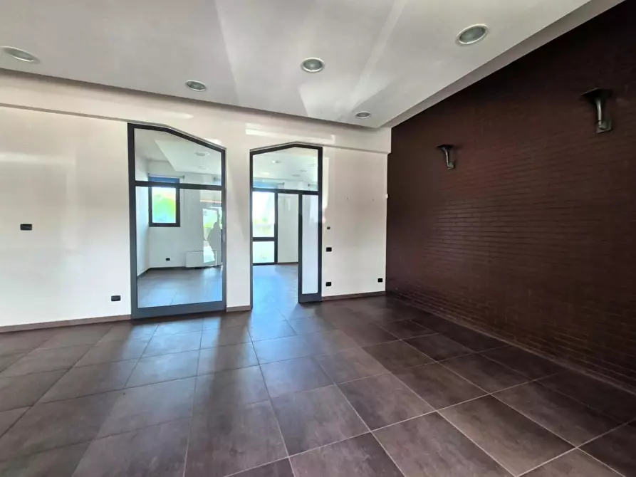 Immagine 2 di Ufficio in affitto  a Santa Croce Sull'arno