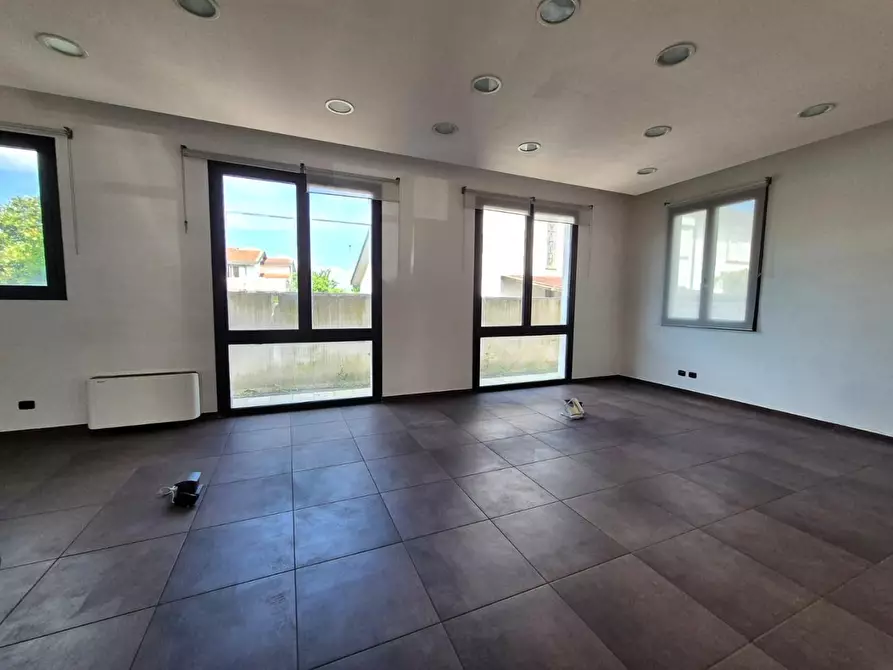 Immagine 6 di Ufficio in affitto  a Santa Croce Sull'arno