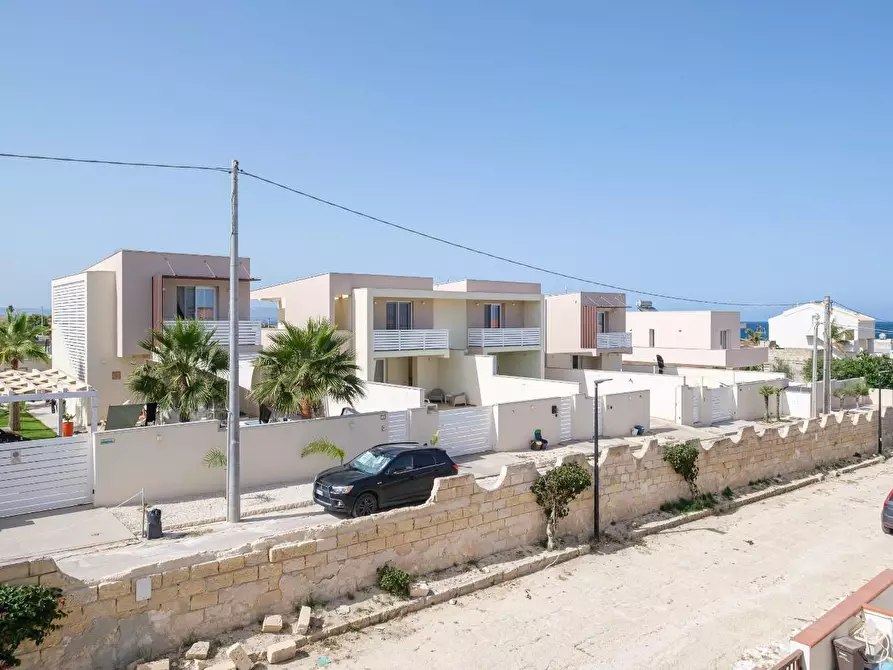 Immagine 26 di Appartamento in vendita  a Noto