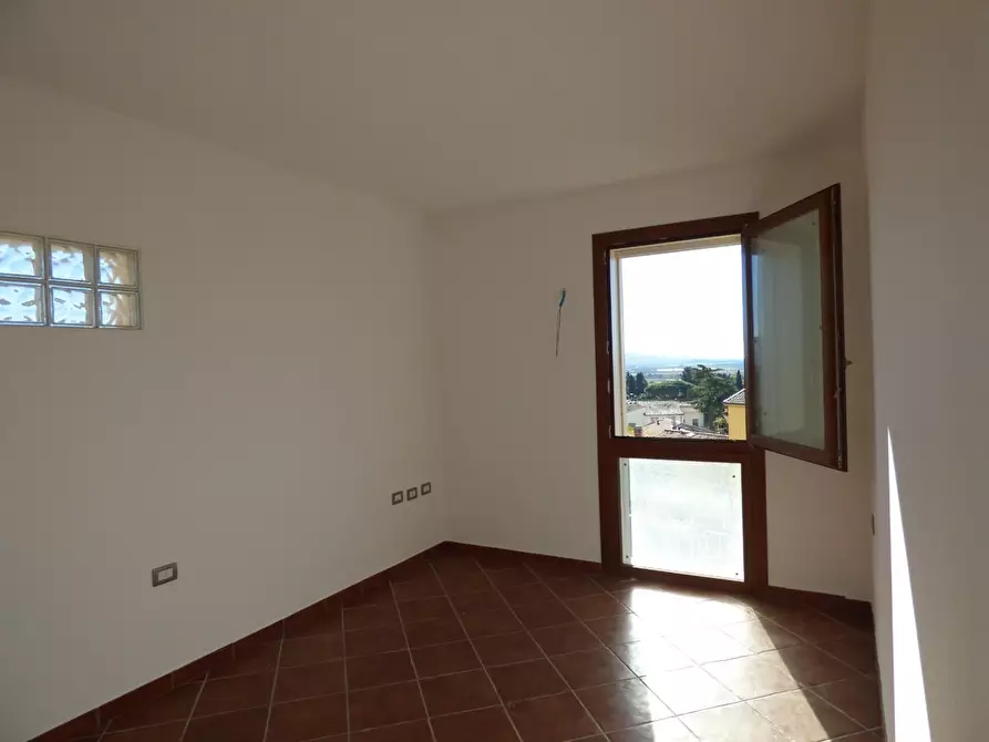 Immagine 17 di Appartamento in vendita  a Suvereto