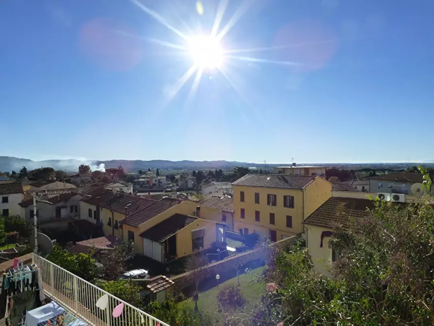 Immagine 10 di Appartamento in vendita  a Suvereto