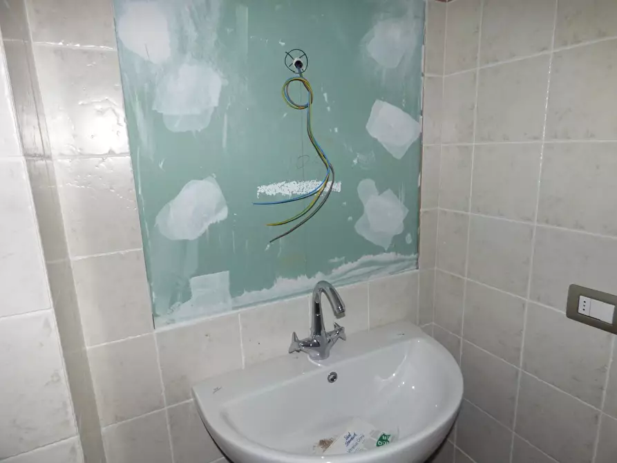 Immagine 14 di Appartamento in vendita  a Suvereto