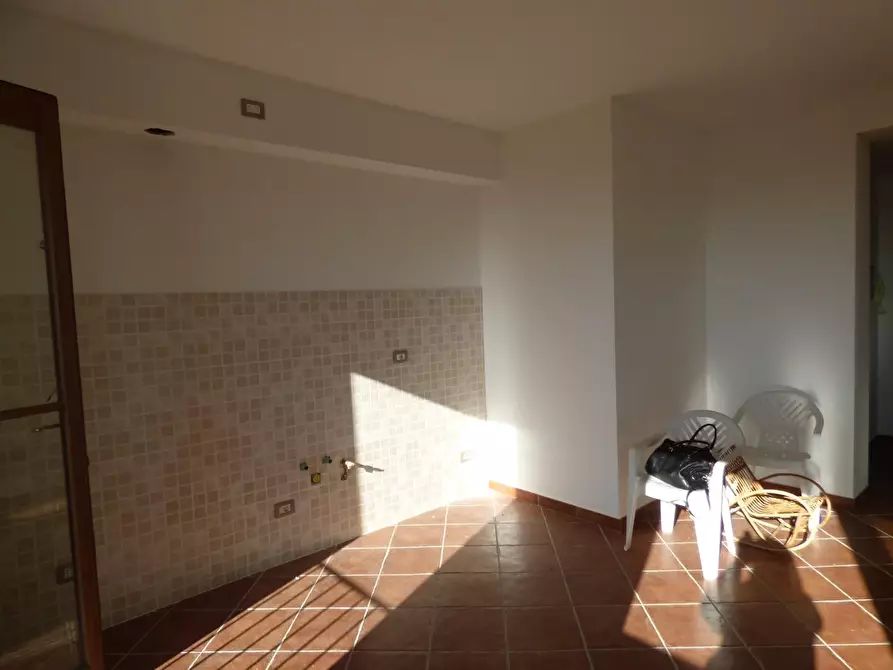 Immagine 11 di Appartamento in vendita  a Suvereto