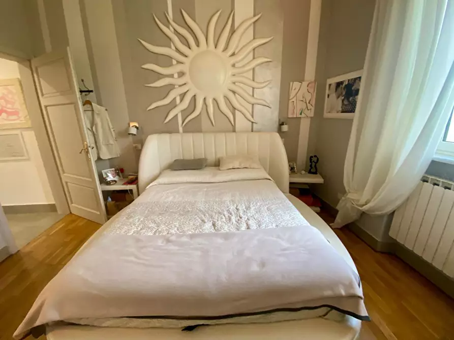 Immagine 22 di Villa in vendita  a Lucca