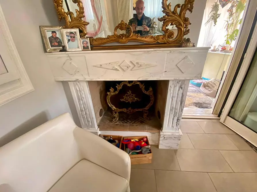 Immagine 15 di Villa in vendita  a Lucca