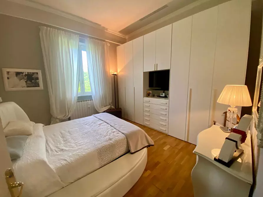 Immagine 21 di Villa in vendita  a Lucca