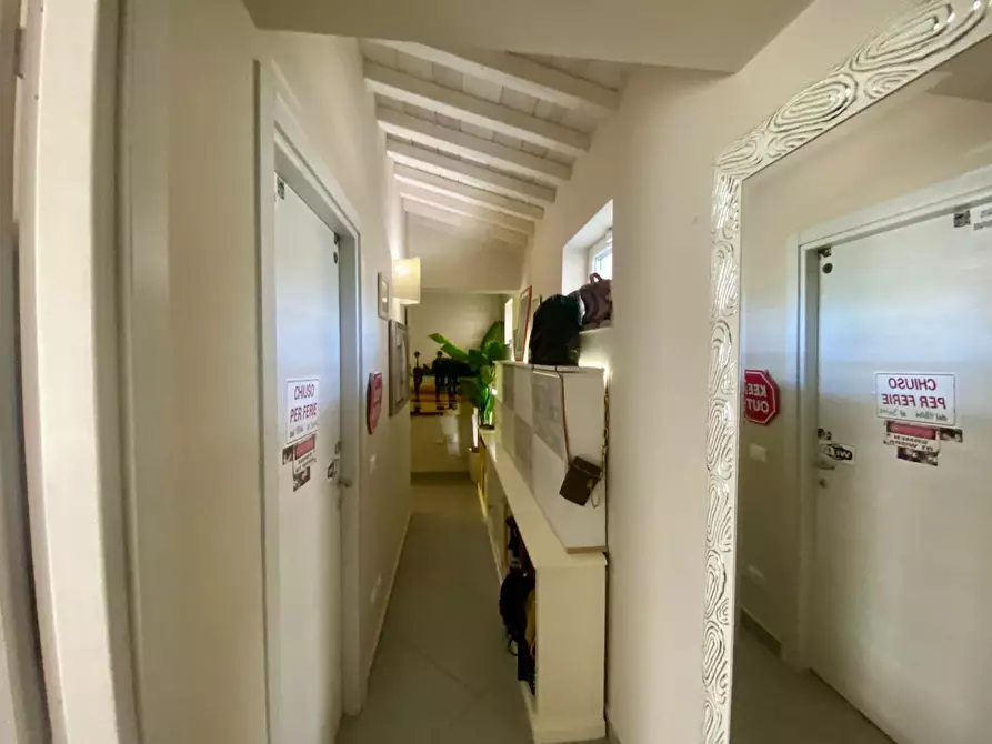 Immagine 43 di Villa in vendita  a Lucca