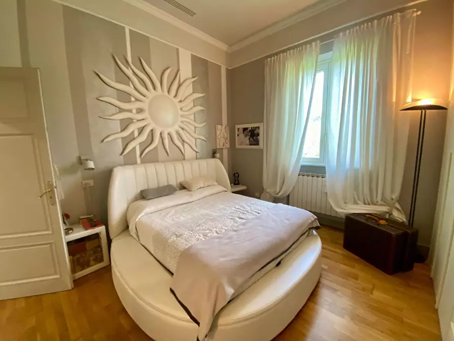 Immagine 20 di Villa in vendita  a Lucca