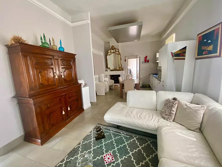 Immagine 12 di Villa in vendita  a Lucca