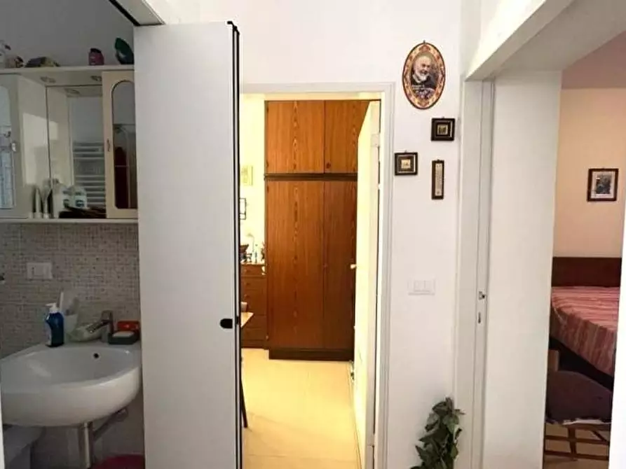 Immagine 5 di Appartamento in vendita  a Massa