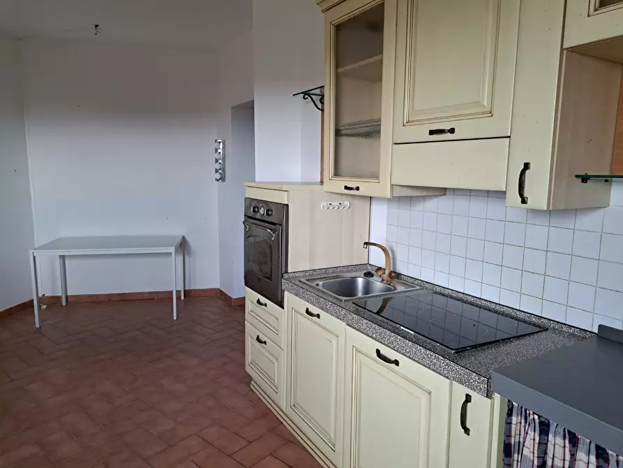 Immagine 4 di Appartamento in vendita  a Peccioli