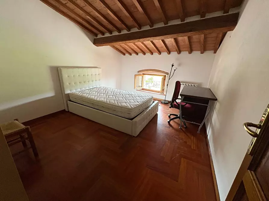 Immagine 10 di Mansarda in vendita  a Monteriggioni