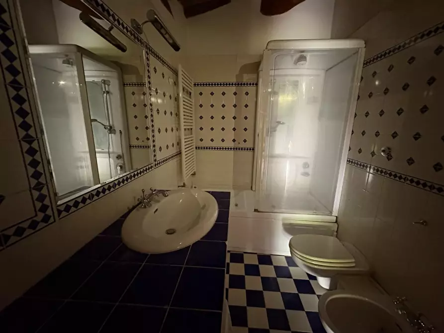 Immagine 16 di Mansarda in vendita  a Monteriggioni