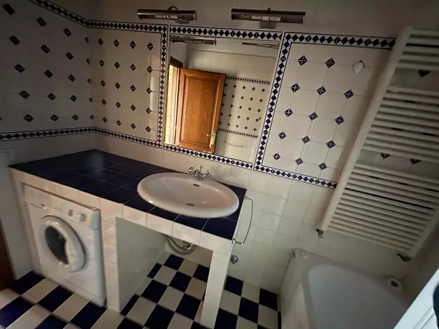 Immagine 18 di Mansarda in vendita  a Monteriggioni