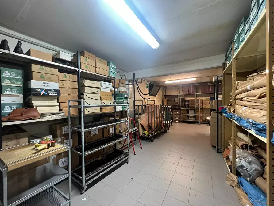 Immagine 9 di Seminterrato in vendita  a Vinci