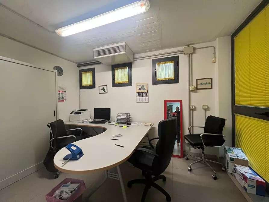 Immagine 4 di Seminterrato in vendita  a Vinci