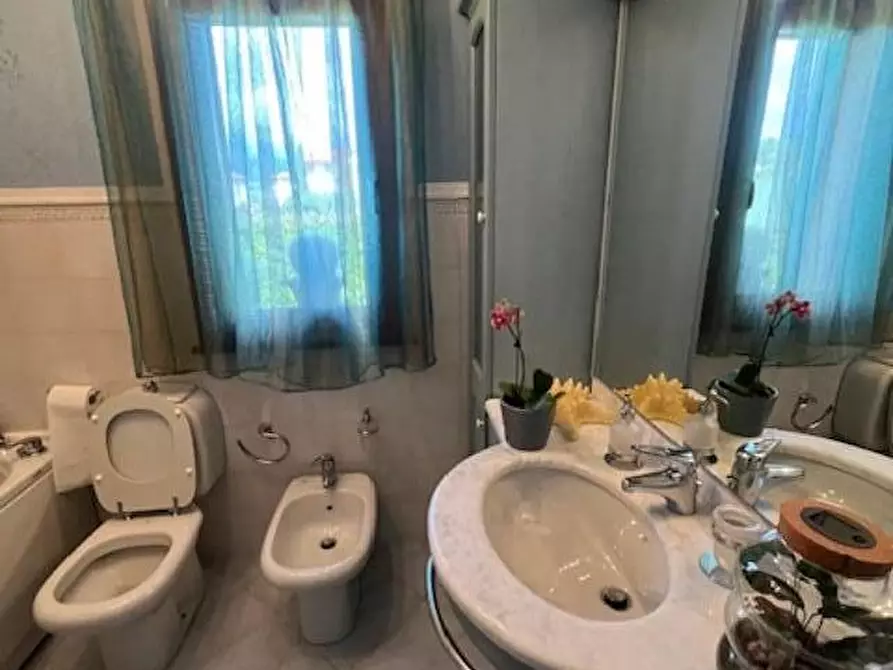 Immagine 11 di Casa bifamiliare in vendita  a Sarzana