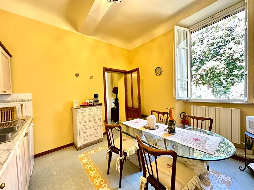 Immagine 27 di Appartamento in vendita  a Lucca