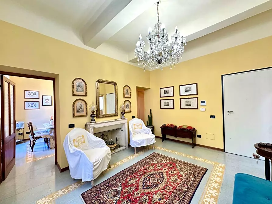 Immagine 25 di Appartamento in vendita  a Lucca