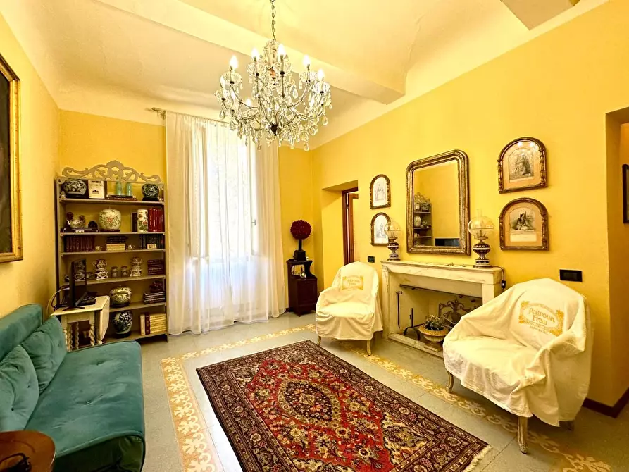 Immagine 22 di Appartamento in vendita  a Lucca