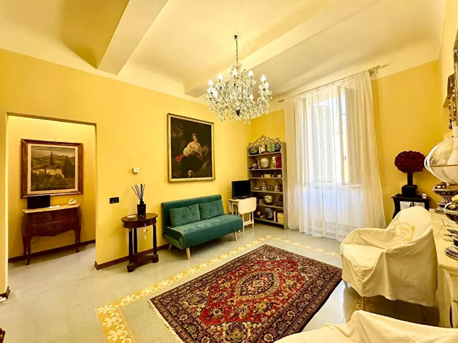 Immagine 23 di Appartamento in vendita  a Lucca