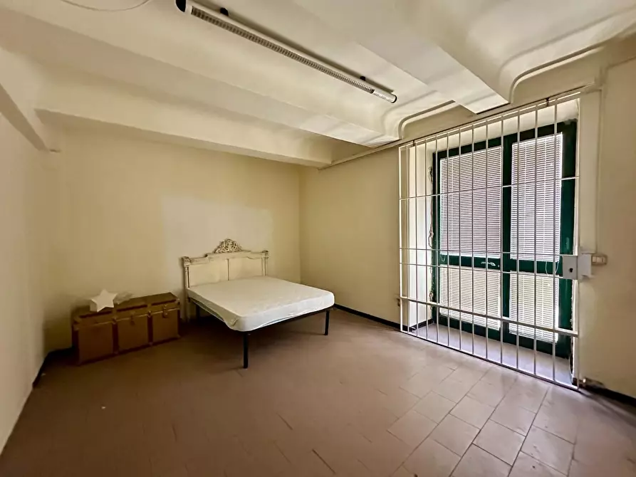 Immagine 15 di Appartamento in vendita  a Lucca