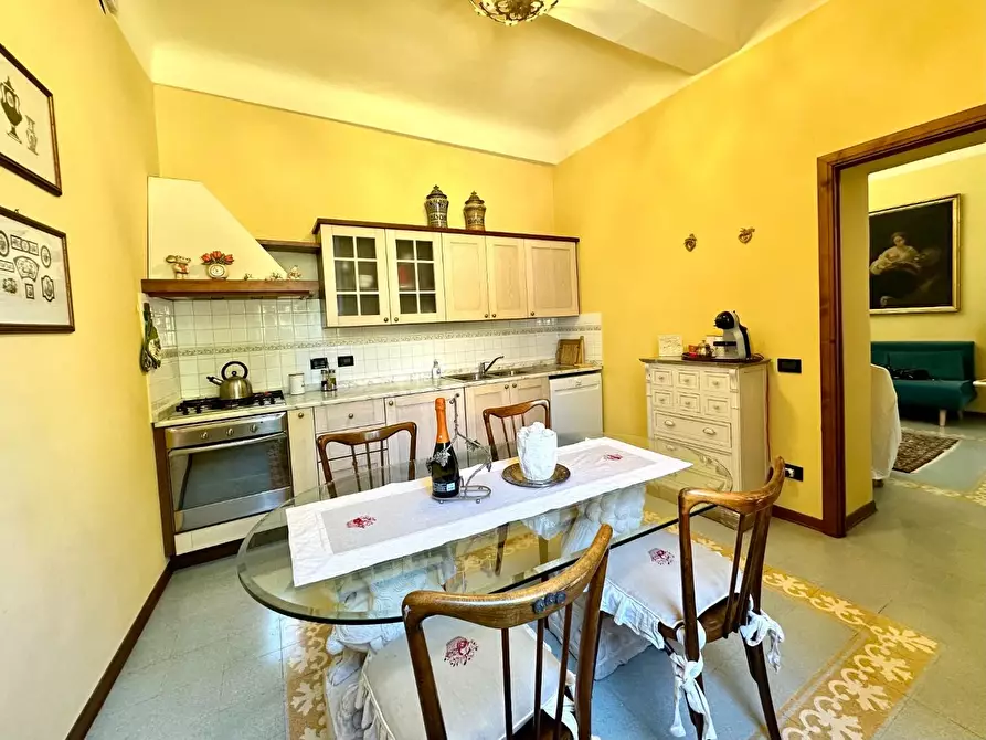 Immagine 26 di Appartamento in vendita  a Lucca