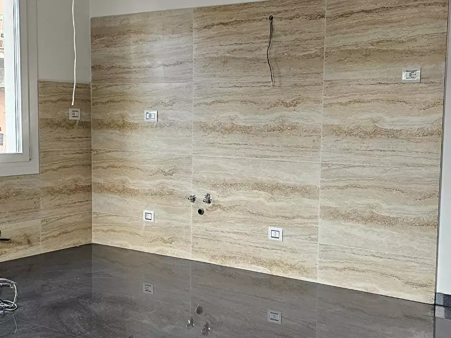 Immagine 10 di Appartamento in vendita  a Reggio Nell'emilia