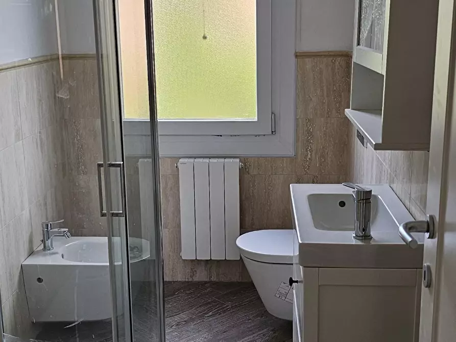 Immagine 3 di Appartamento in vendita  a Reggio Nell'emilia