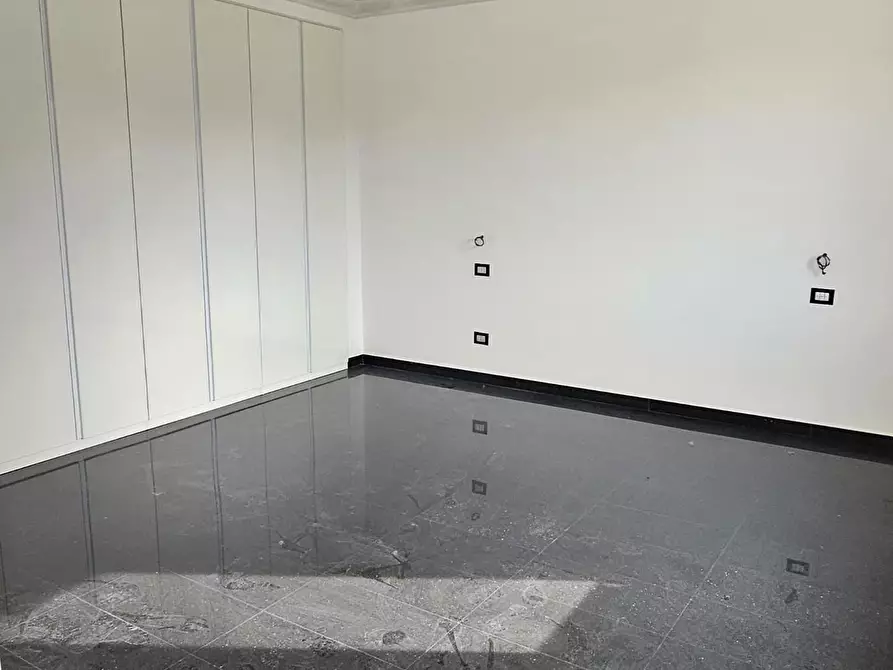 Immagine 15 di Appartamento in vendita  a Reggio Nell'emilia