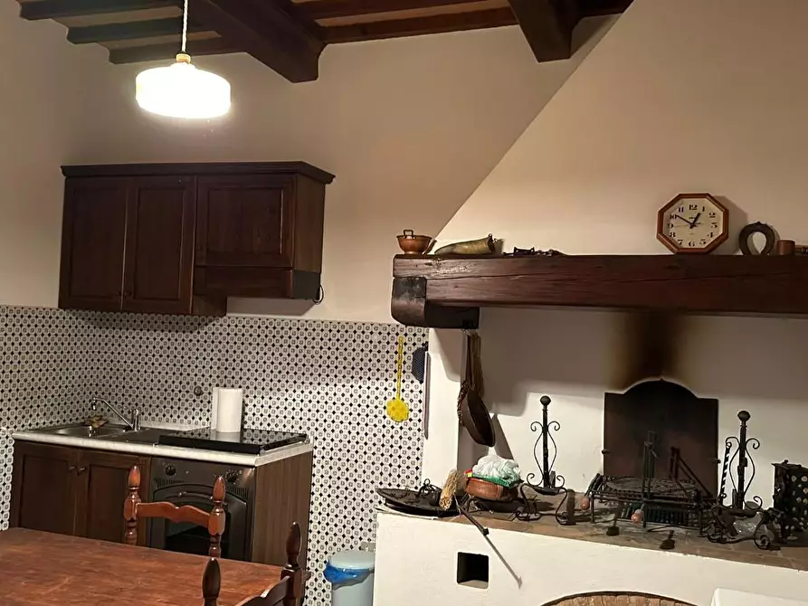 Immagine 4 di Casa colonica in vendita  a Capraia E Limite