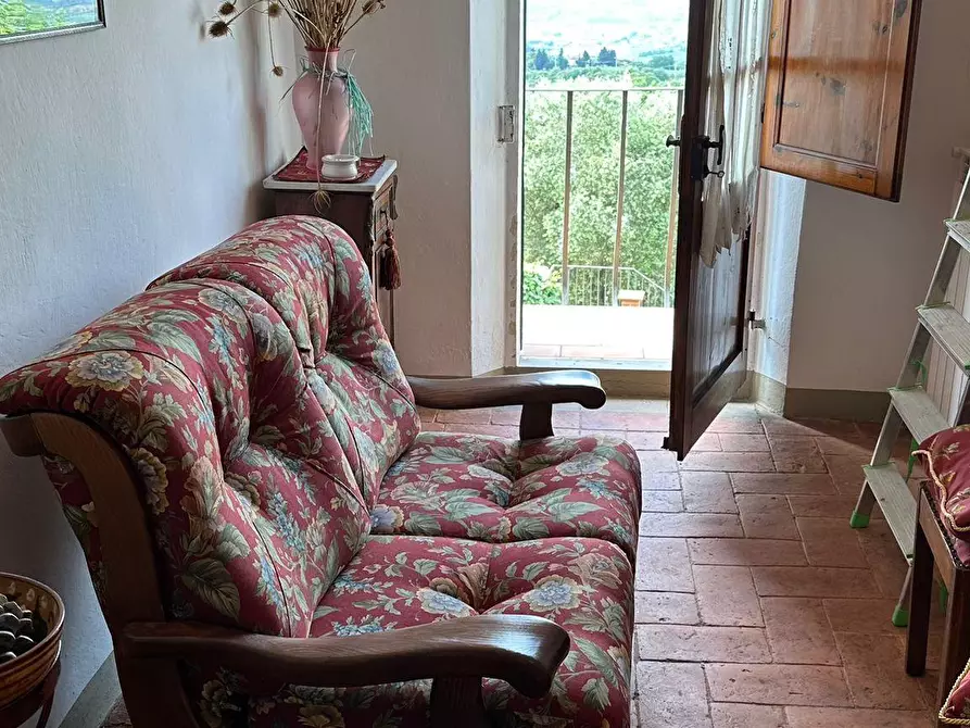Immagine 9 di Casa colonica in vendita  a Capraia E Limite