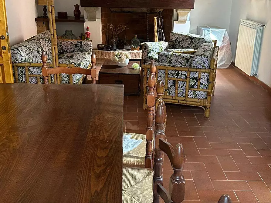 Immagine 11 di Casa colonica in vendita  a Capraia E Limite