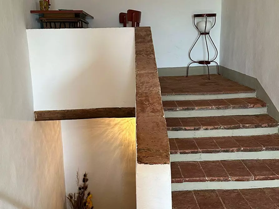Immagine 8 di Casa colonica in vendita  a Capraia E Limite