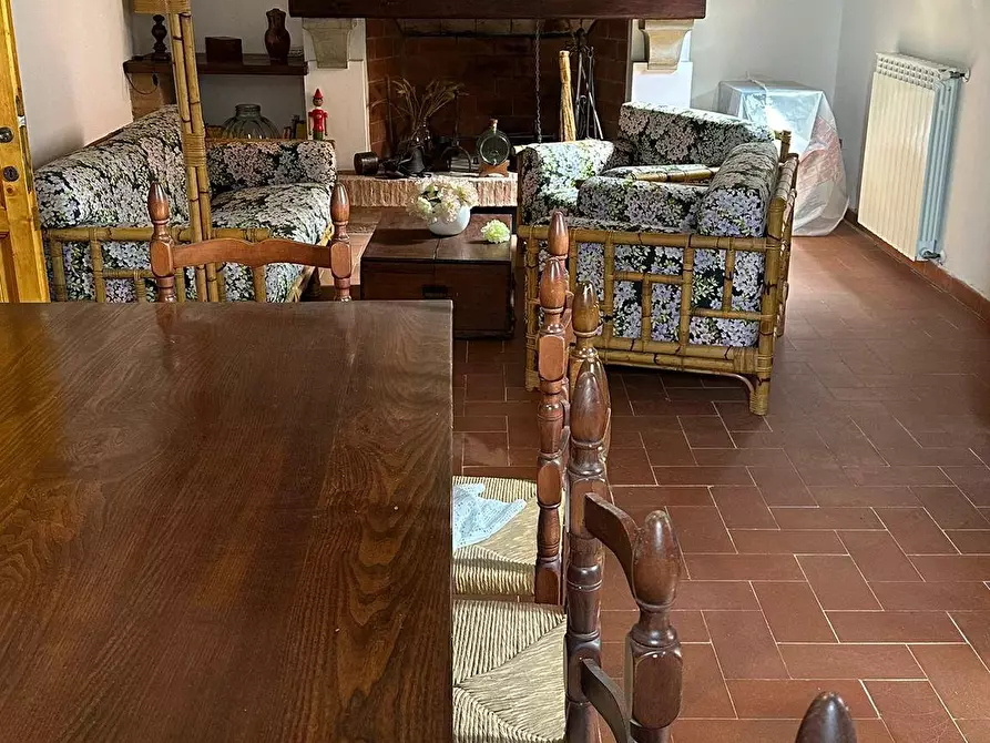 Immagine 18 di Casa colonica in vendita  a Capraia E Limite