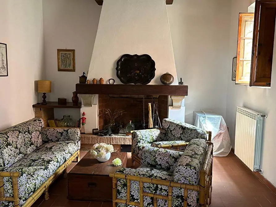 Immagine 7 di Casa colonica in vendita  a Capraia E Limite