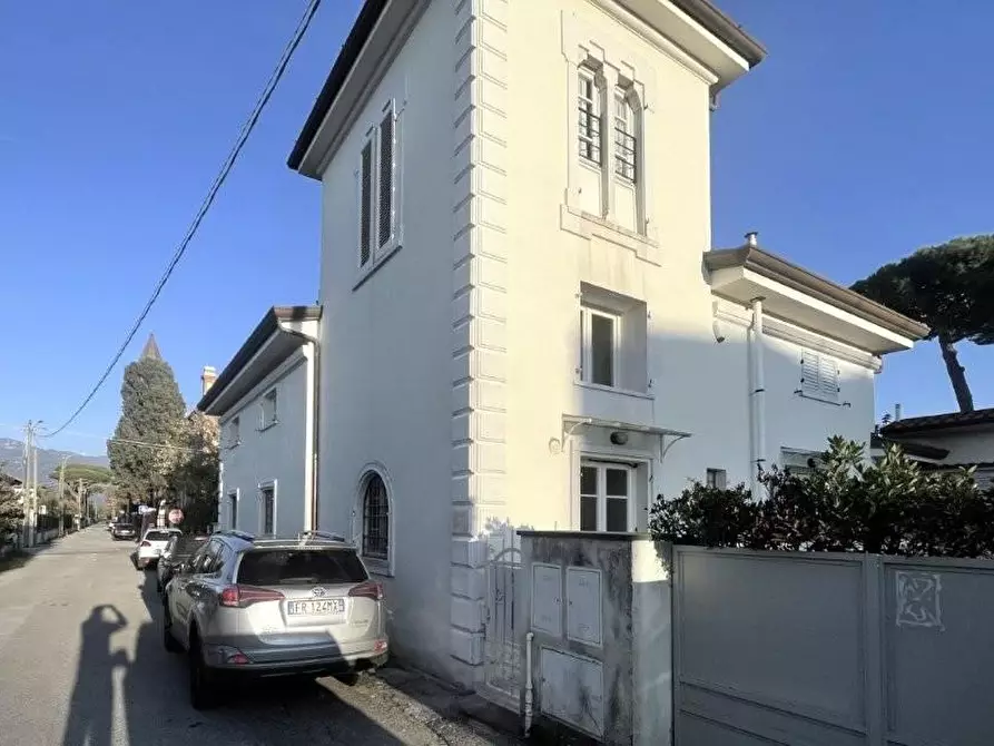 Immagine 17 di Casa bifamiliare in vendita  a Pietrasanta