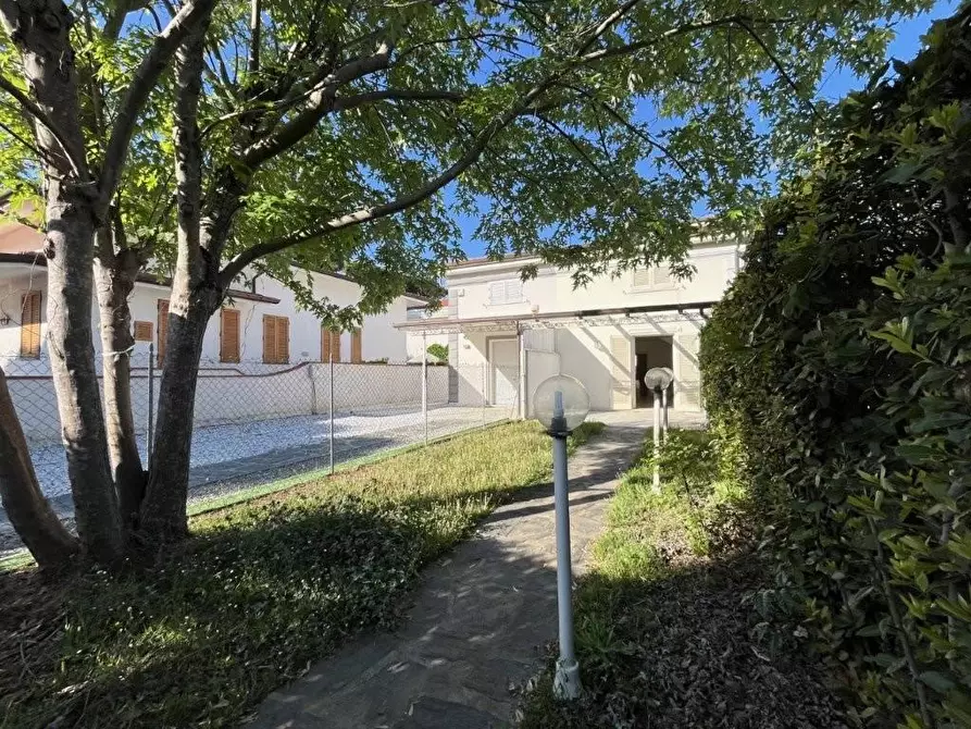 Immagine 5 di Casa bifamiliare in vendita  a Pietrasanta