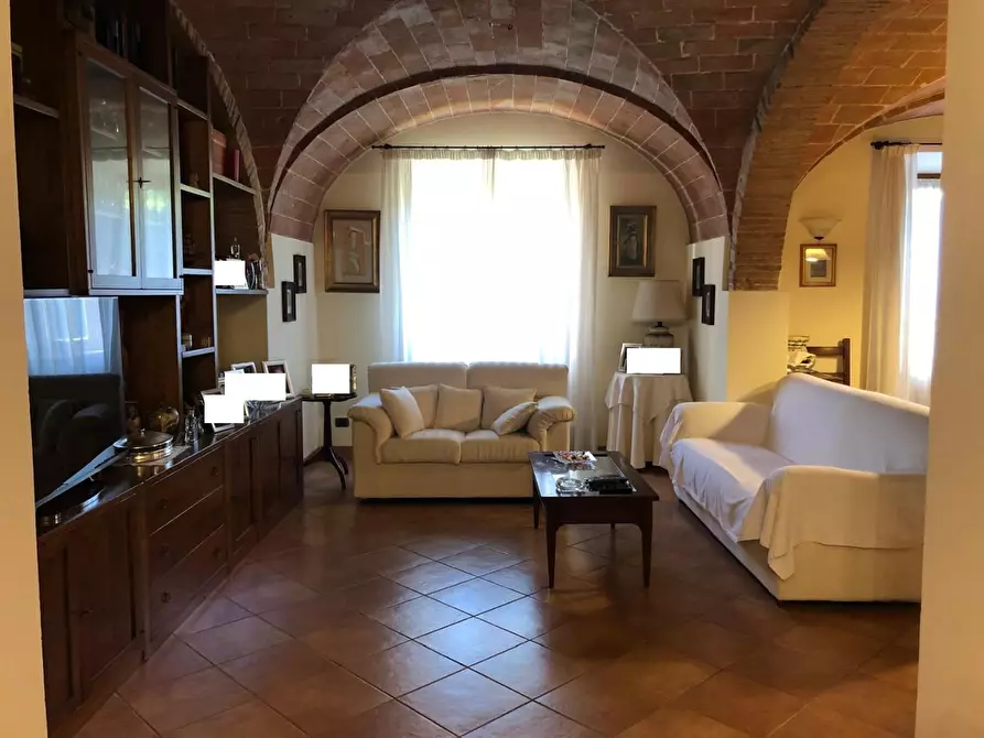 Immagine 11 di Appartamento in vendita  a Poggibonsi